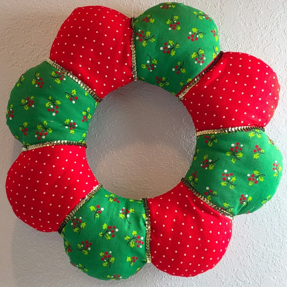 Vintage Handmade Stuffed Fabric Christmas Wreath Sequin Red Green Santa Snowman